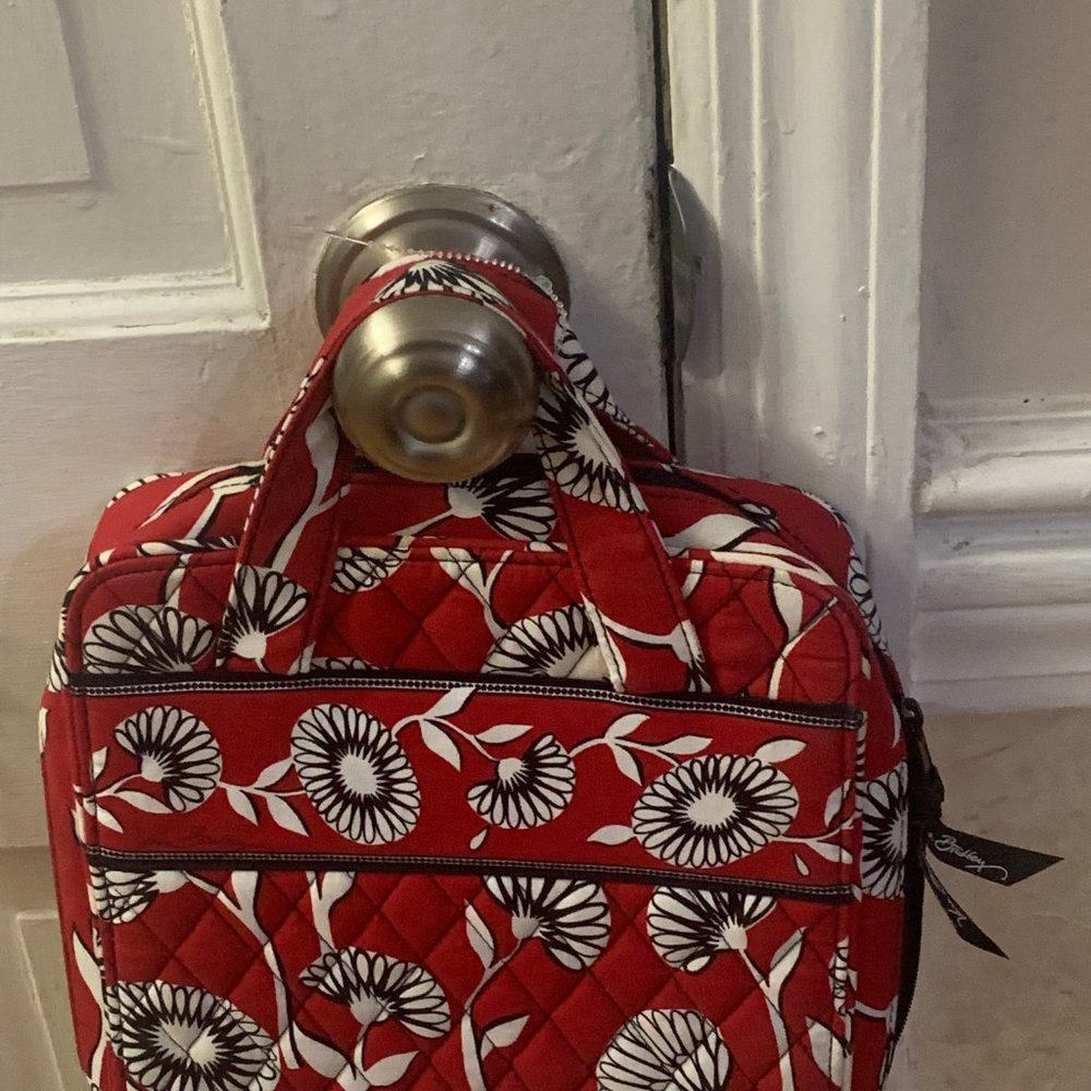 NWT Vera Bradley Toiletry Handbag